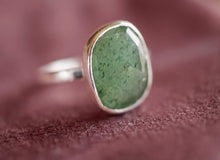 Afbeelding in Gallery-weergave laden, Groene Aventurijn ring (rose cut)