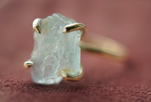 Afbeelding in Gallery-weergave laden, Ruwe Aquamarijn ring