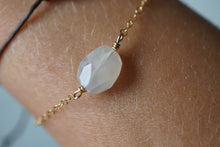 Afbeelding in Gallery-weergave laden, Maansteen armband