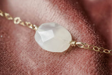 Afbeelding in Gallery-weergave laden, Maansteen armband