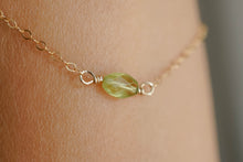 Afbeelding in Gallery-weergave laden, Peridoot armband