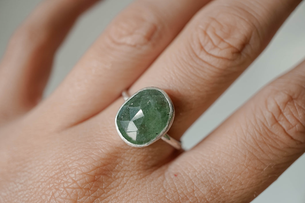 Groene Aventurijn ring (rose cut)